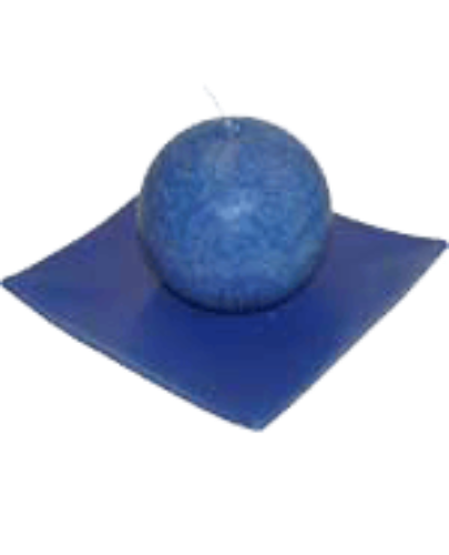 Bild von Eisblumenkerze rund BLAU. Dazu ein versilberter Kerzenlöscher.